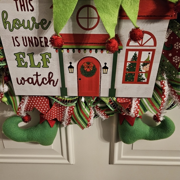 Christmas Elf Wreath - Picture 2 of 4